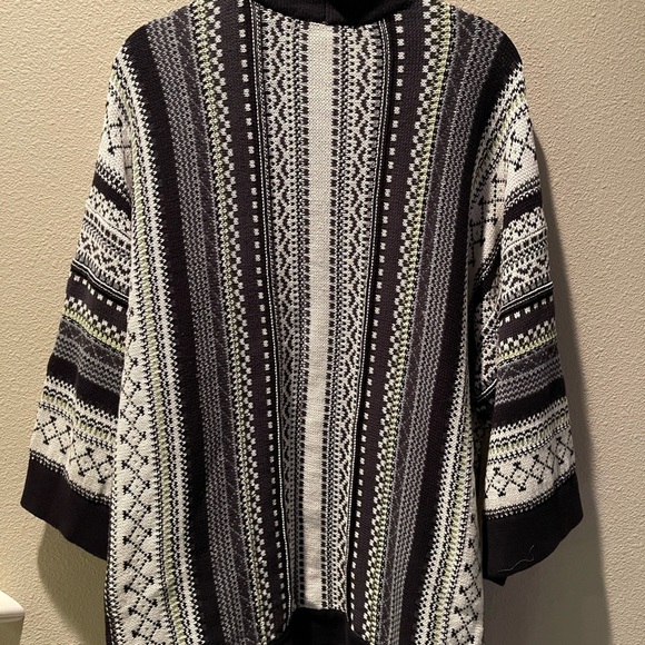 Eight Eight Eight Open Front Sweater - Picture 2 of 3